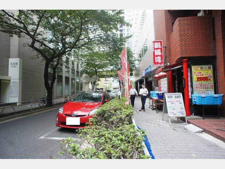 ビルの前の通り【五反田壱番館】