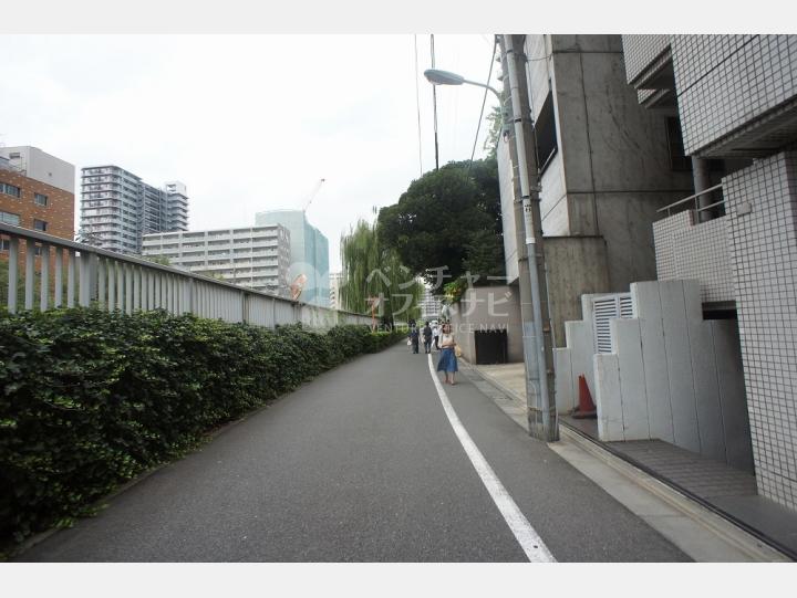 物件前通り【井門西五反田ビル】