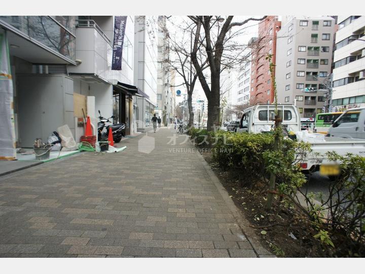 物件前通り【広尾宮田ビル】