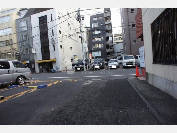 前面道路【神田ＩＳビル】
