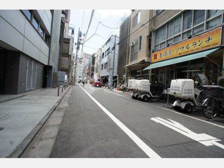 ビル前面道路【信永中和ビル】