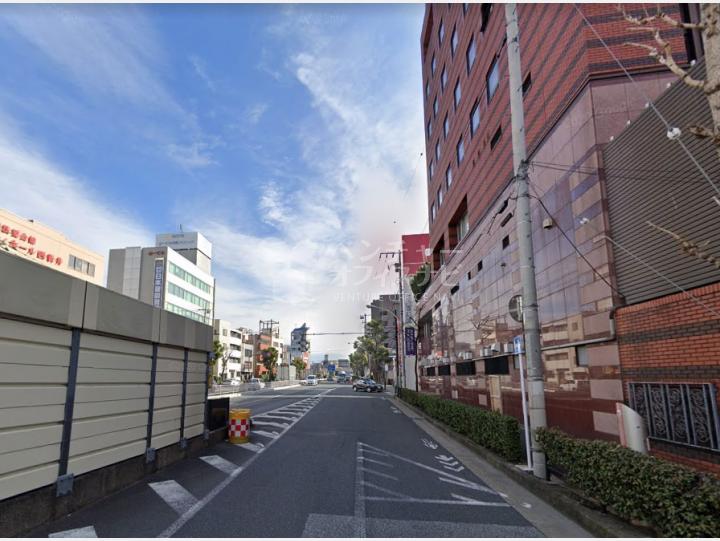 【前面道路】エンブレムホステル西新井
