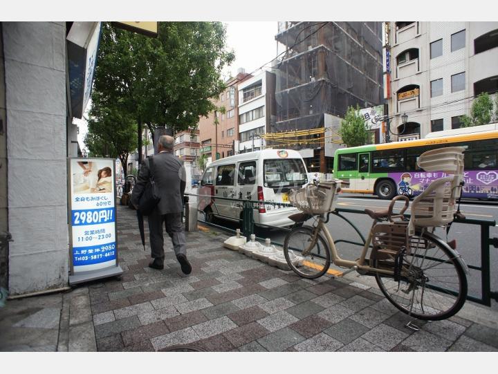 前面道路【桂昇上野湯島ビル】