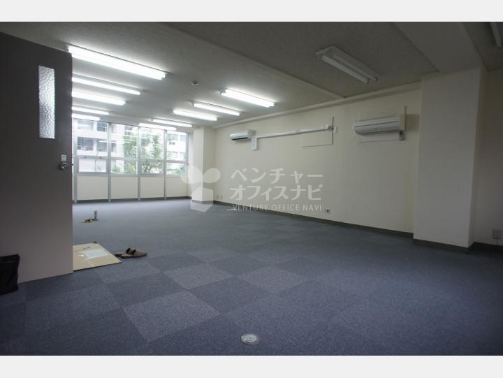 室内 【パールビル】