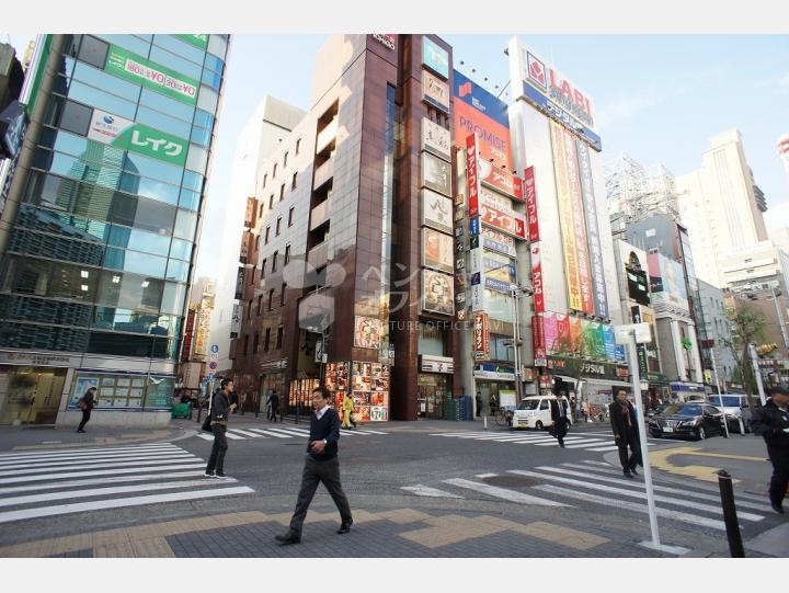 物件前の通り　【ハローオフィス新橋】