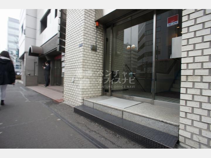 入口【紅萌ビル】