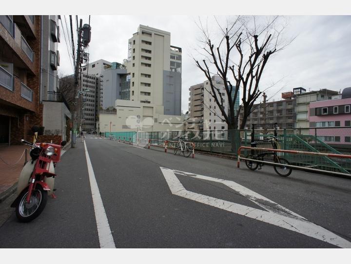 物件前通り【渋谷スカイレジテル】