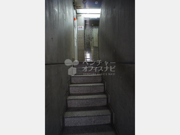 共用部階段　【MCDビル　（M.C.D　BLD）】
