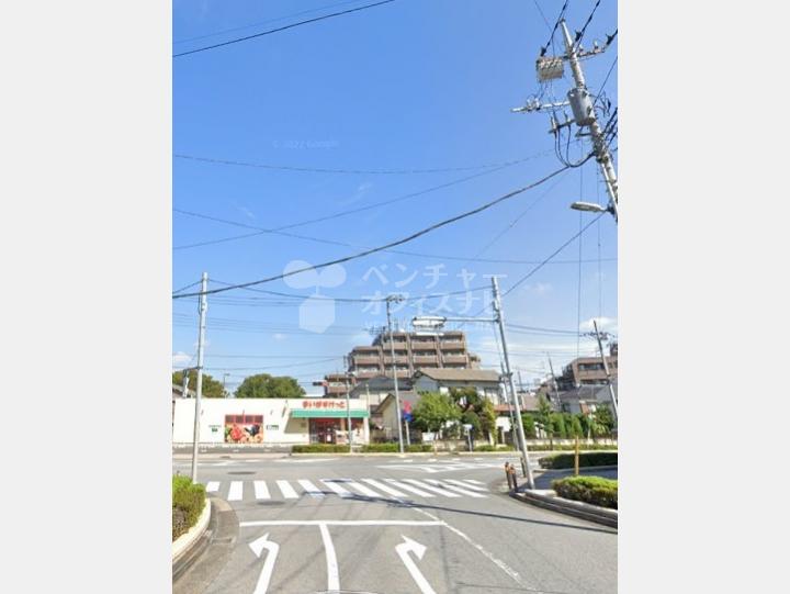 【前面道路】ロイヤルハイツ