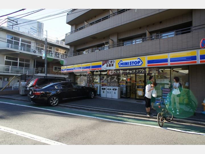 物件前のコンビニ 【武田ビル】