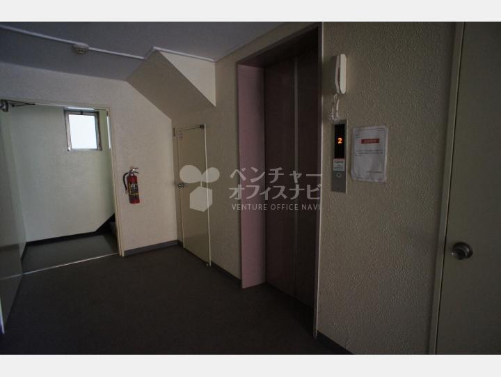 エレベーター　【西新宿カーネル】