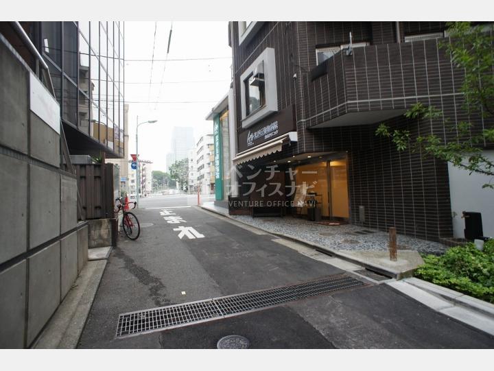 建物前の道路【小倉ビル】