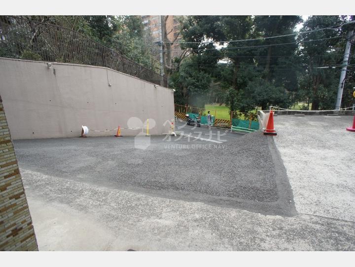前面道路【青葉台パークハイツ】