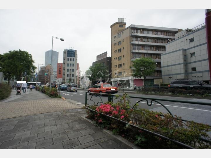 前面道路【六本木ヒルズゲートタワー】