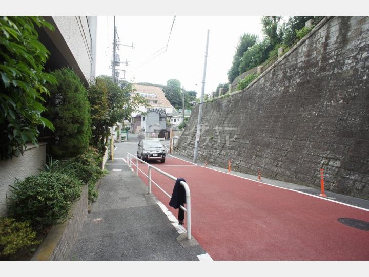 物件前の通り【信濃町外苑ビル】