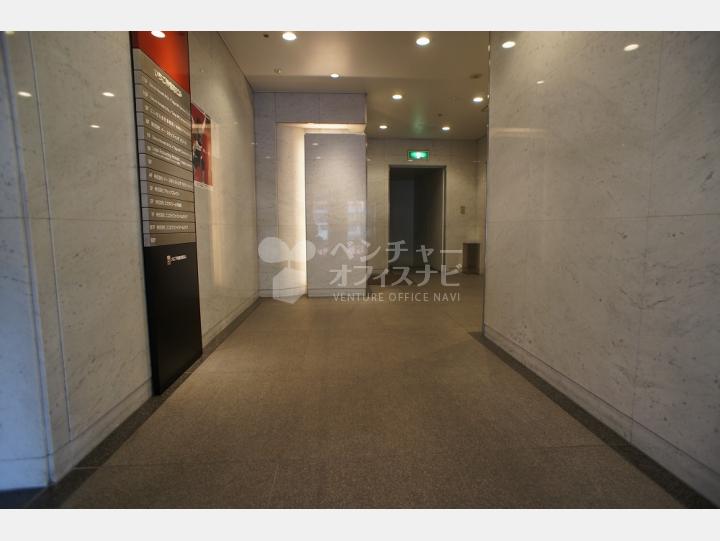 入口内通路【いちご神保町ビル】