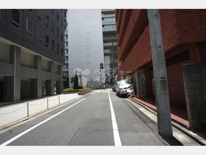 ビルの前の通り【広東国際ビル】