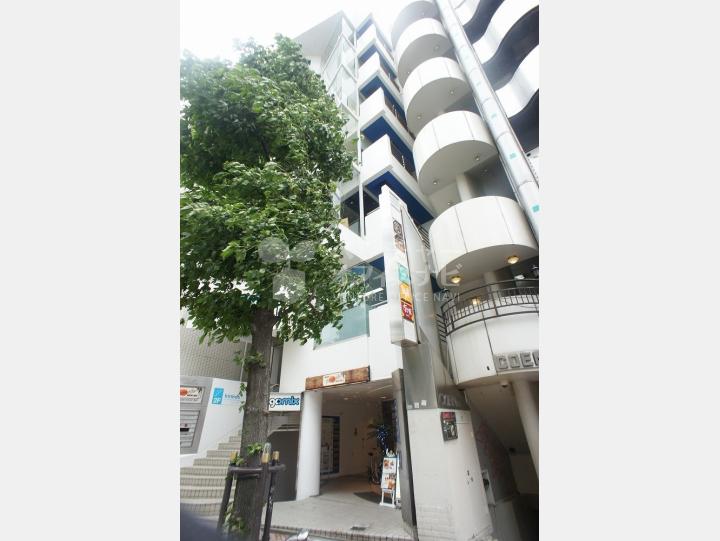外観【ひきだしの様な家にビル】