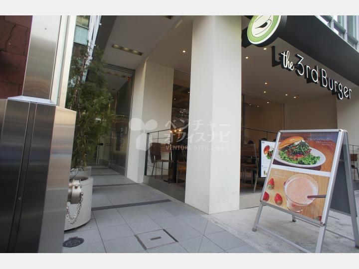 入口【ＳＡＮＷＡ南青山Ｂｌｄｇ】