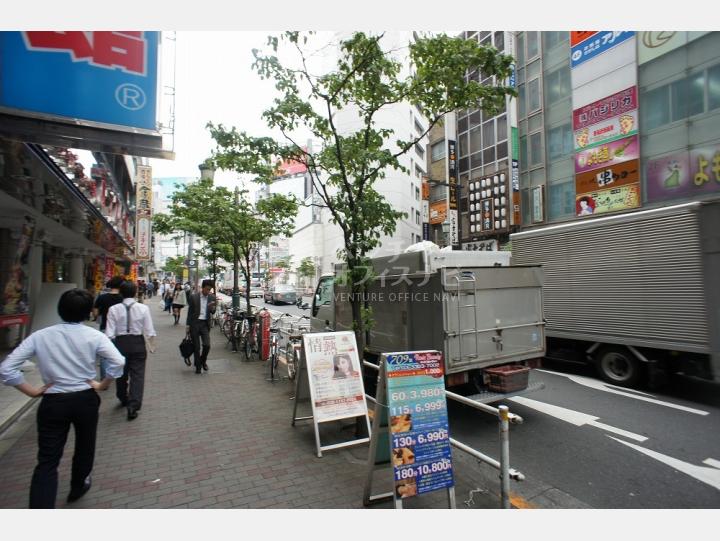 建物周辺　【新宿ダイカンプラザA館】