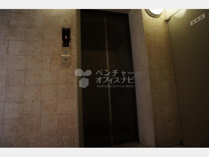 エレベーター 【エクレール千駄ヶ谷】