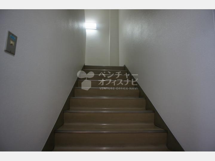 階段【西新宿ビル】