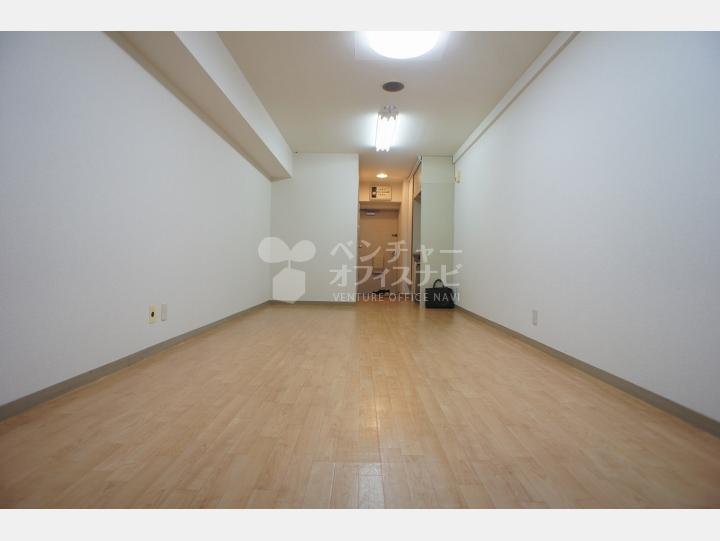 室内　SOHOマンション　【グローリア宮益坂Ⅲ】
