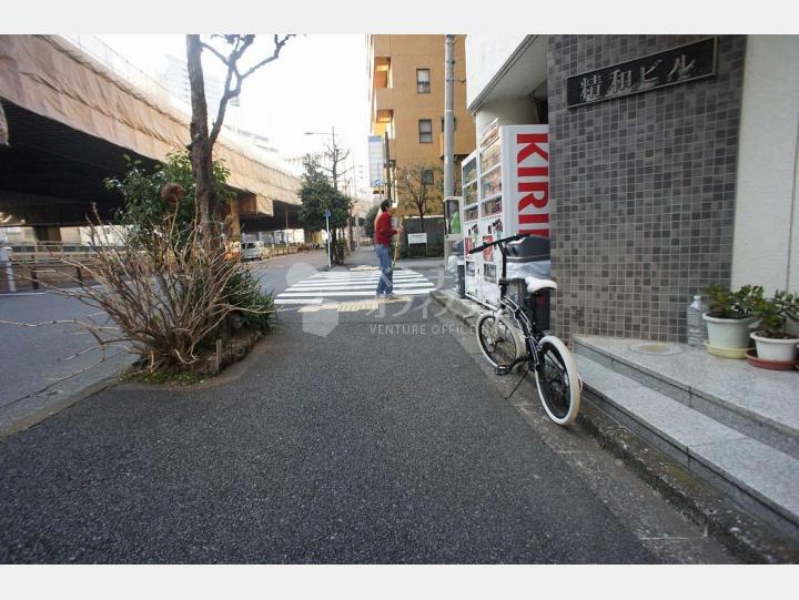 ビル前面道路【精和ビル】