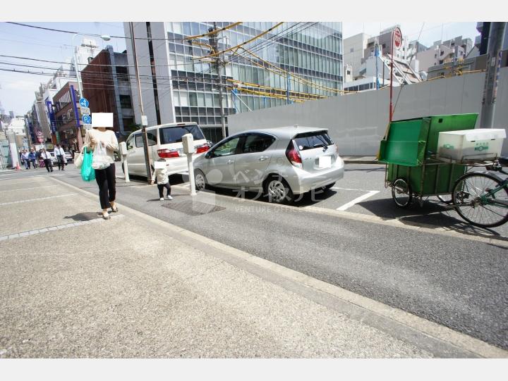 前面道路【マツモトビル】