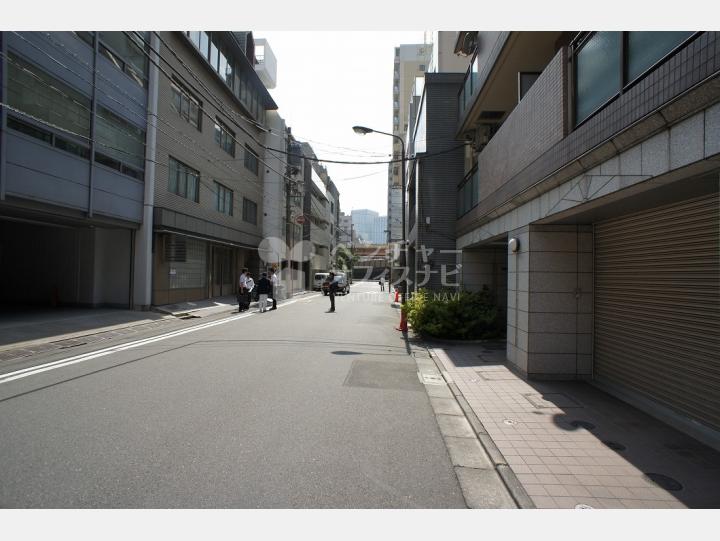 建物前の通り【東京エムワイビル】