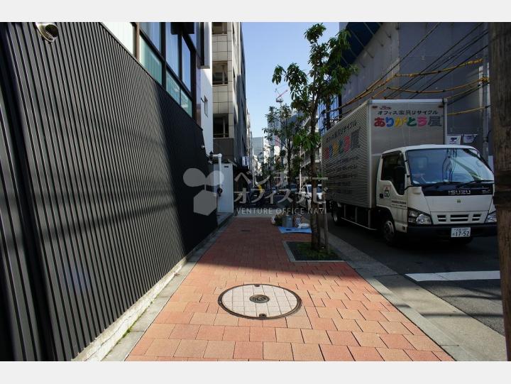 物件前通り【グリーンビル（GREEN BUILDING）】