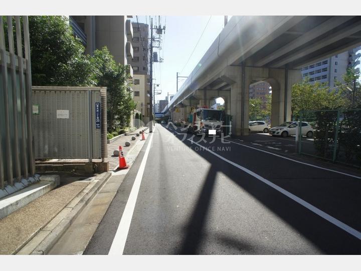 ビルの前の通り【マルイト南大井ビル】