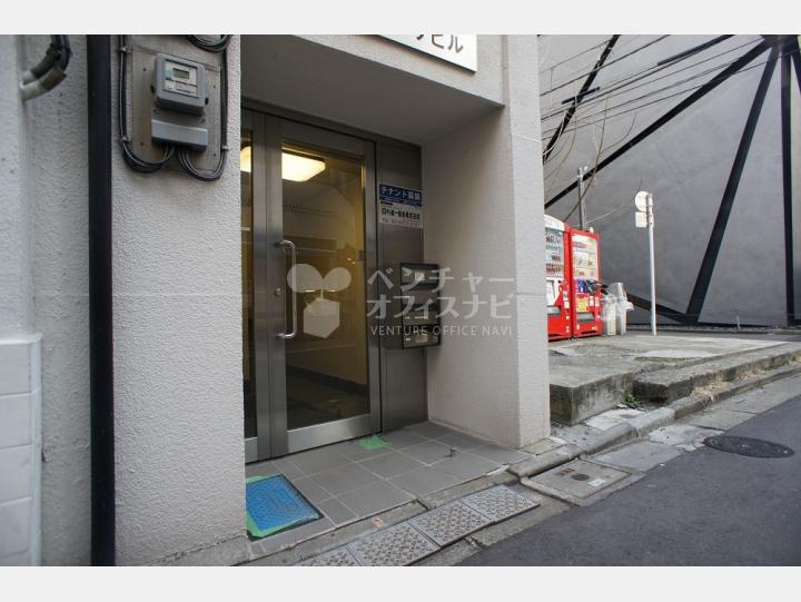 入口【神田モーリビル】