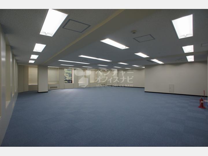 室内　【千代田会館ビル】