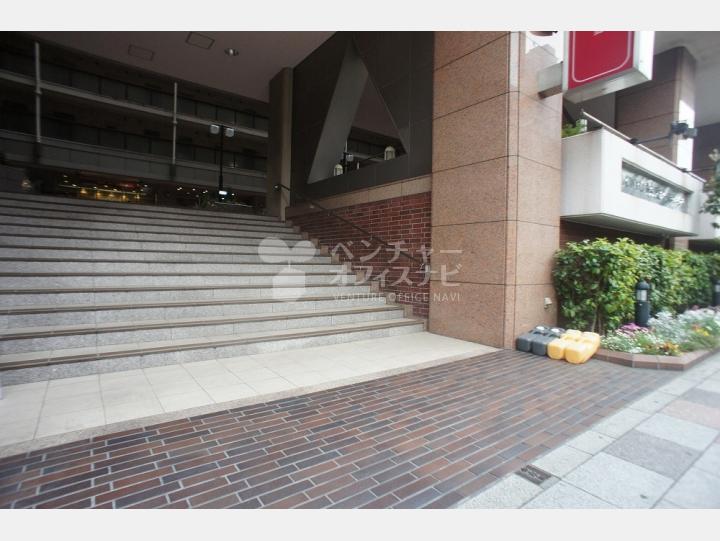 入口【東京ビュック中銀】