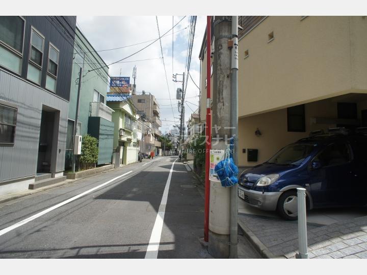 物件前の通り【信濃町Ⅱ番館】
