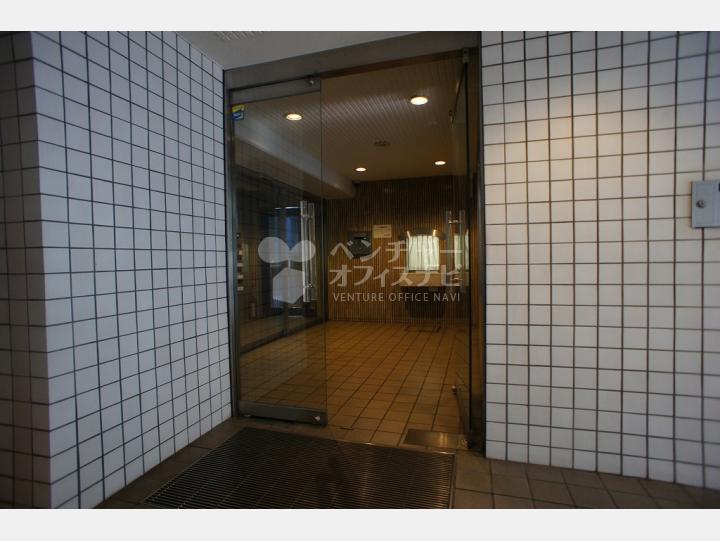 エントランス　【ネオキャステ－ル赤坂】