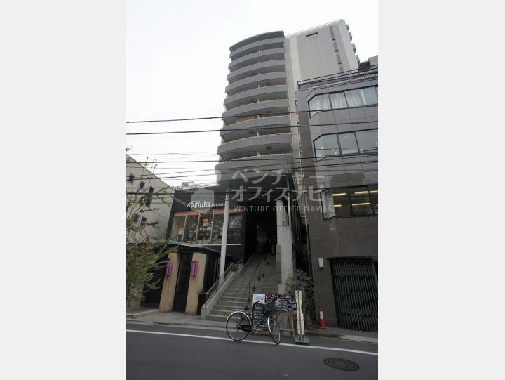 外観　1～2階は店舗、3階からはSOHOマンション　【EBISU FIRST PLACE (恵比寿ファーストプレイス)】