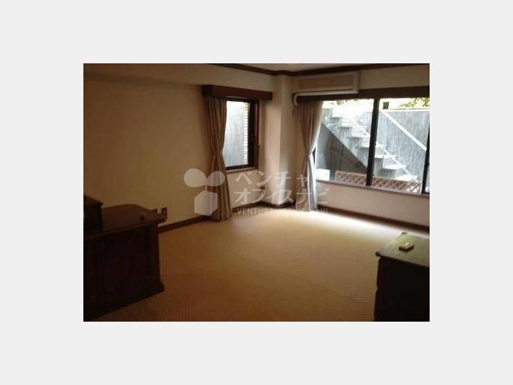 部屋6・駐車場込み・角部屋【白金台水木ホーム】