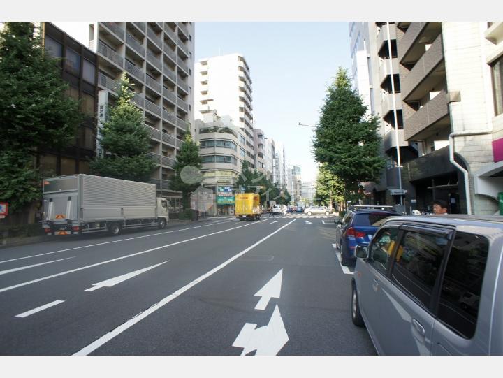 建物前の通り【早川トナカイビル】