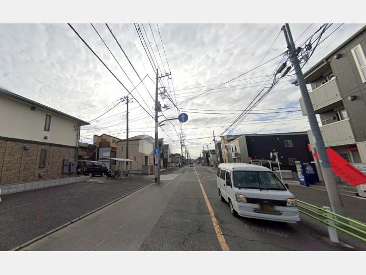 【前面道路】クレセントハイム