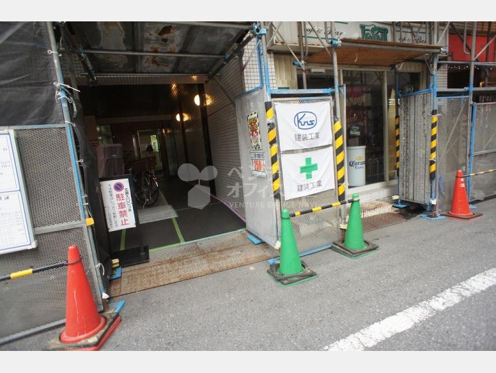 入口【ウイン四谷】