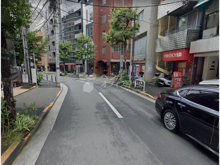 【前面道路】グランバリュー麹町