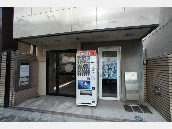 入口 【ダイコービル】