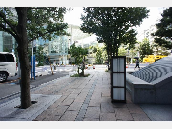 前面道路【グランスイート虎ノ門】