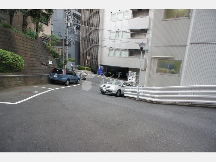 物件前の通り【愛住ハイツ】