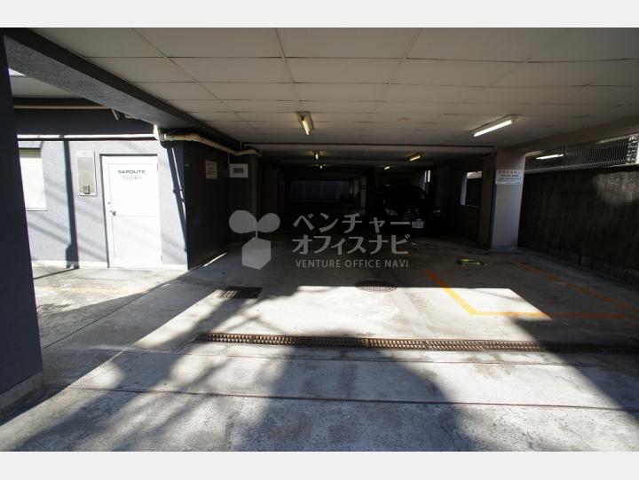 1階駐車場 【渋谷三信マンション】