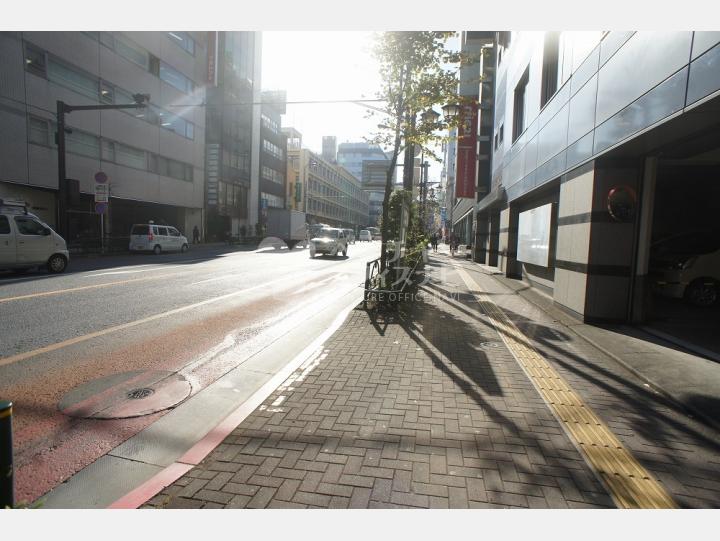 前面道路【広告塔センタービル】