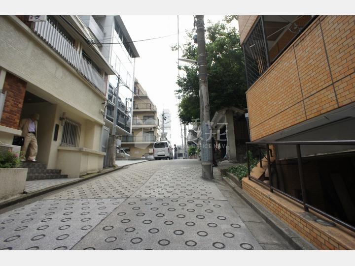前面道路【ライオンズマンション西新宿第6】