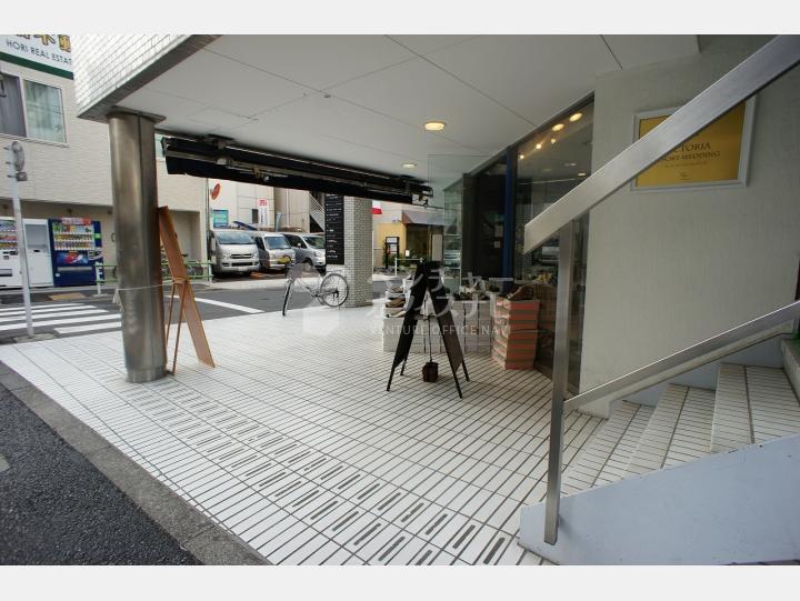 1階店舗前　【ファイン青山】